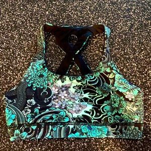 Lululemon 🍋 floral sports bra